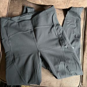 Black, thick fabric lululemon leggings w/pockets